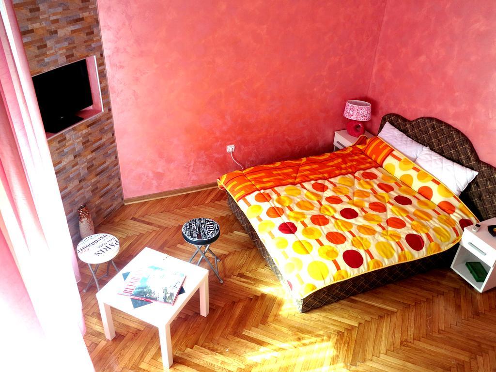 Traveler'S Hostel & Apartments Belgrad Oda fotoğraf