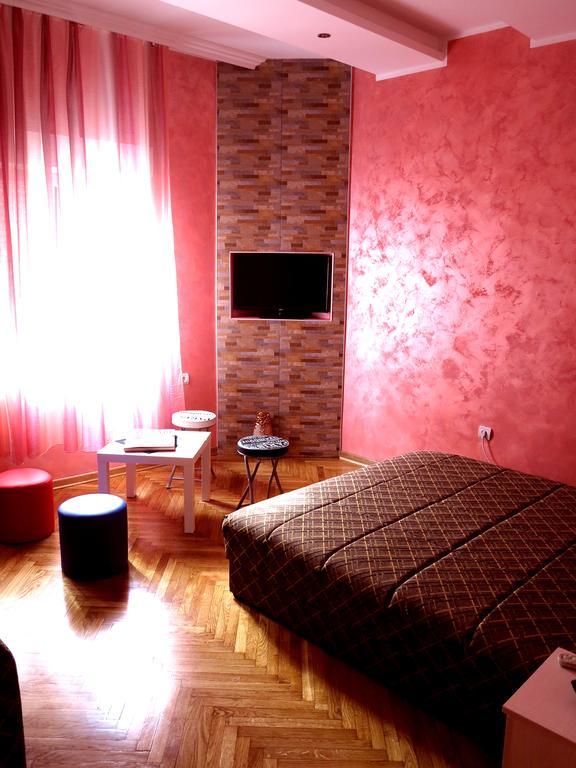 Traveler'S Hostel & Apartments Belgrad Oda fotoğraf