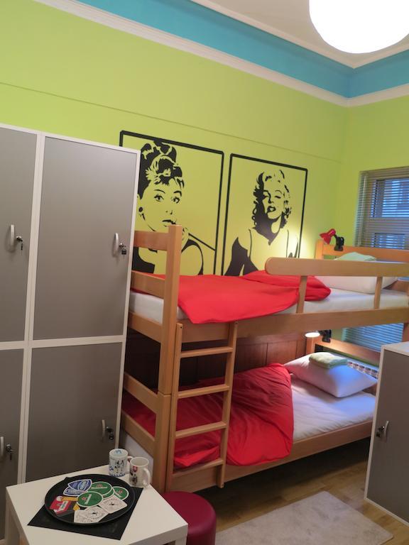 Traveler'S Hostel & Apartments Belgrad Oda fotoğraf