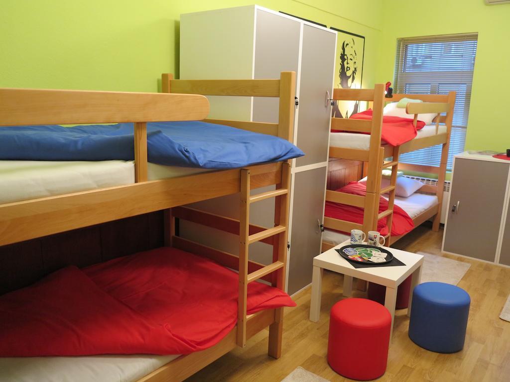 Traveler'S Hostel & Apartments Belgrad Oda fotoğraf