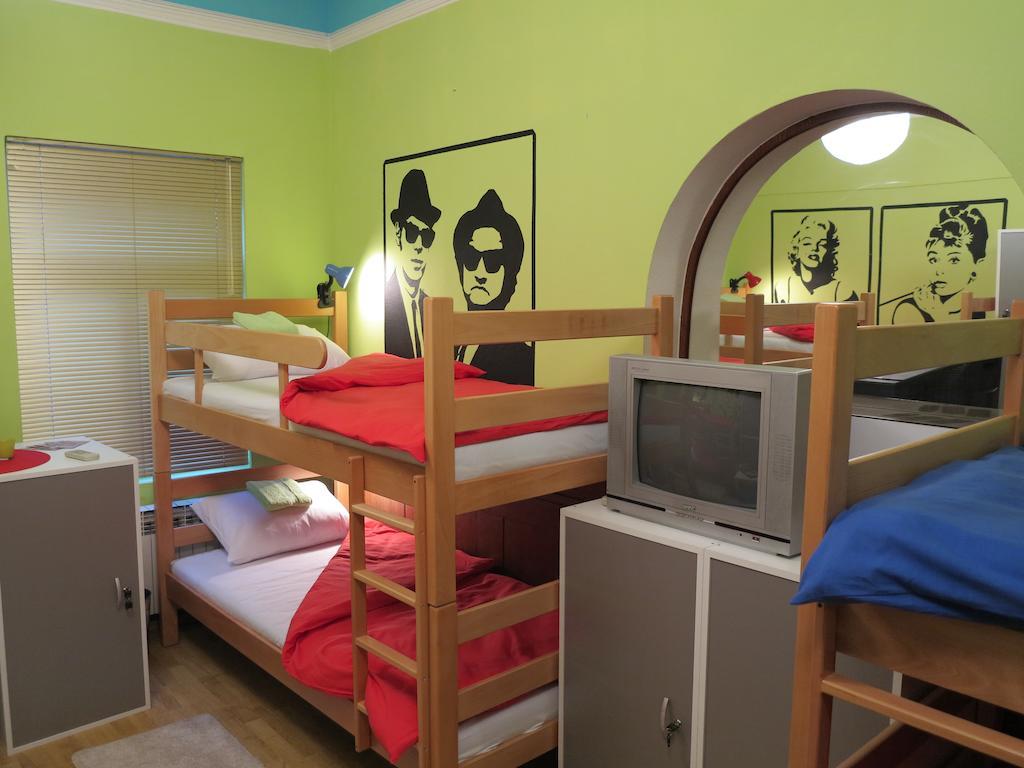 Traveler'S Hostel & Apartments Belgrad Oda fotoğraf