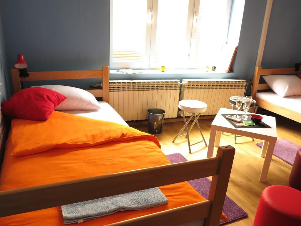 Traveler'S Hostel & Apartments Belgrad Oda fotoğraf