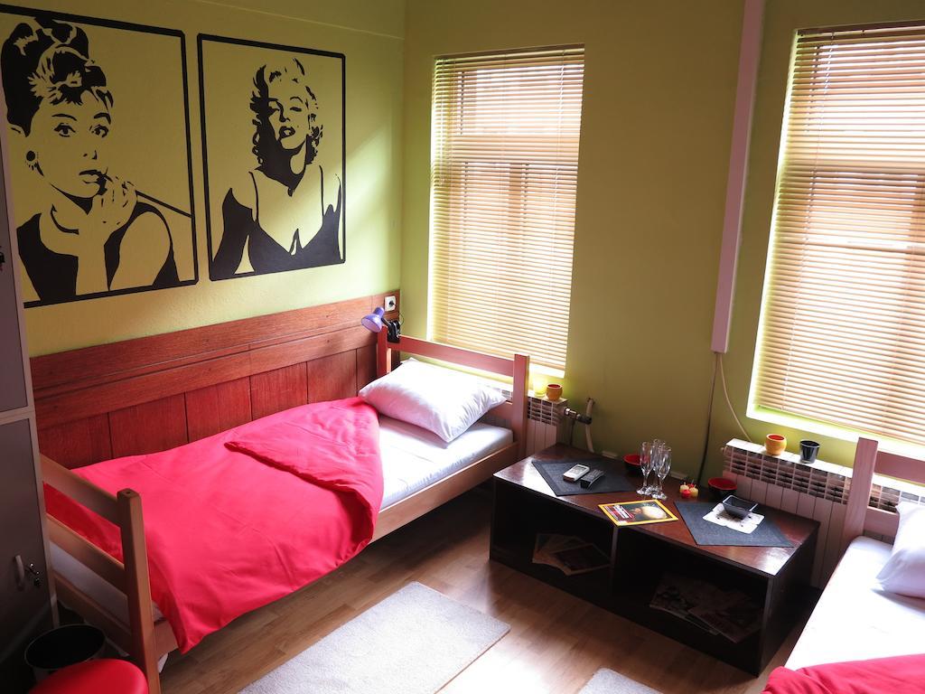 Traveler'S Hostel & Apartments Belgrad Oda fotoğraf