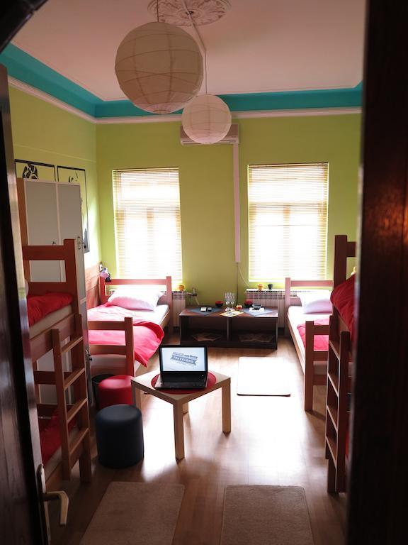 Traveler'S Hostel & Apartments Belgrad Oda fotoğraf